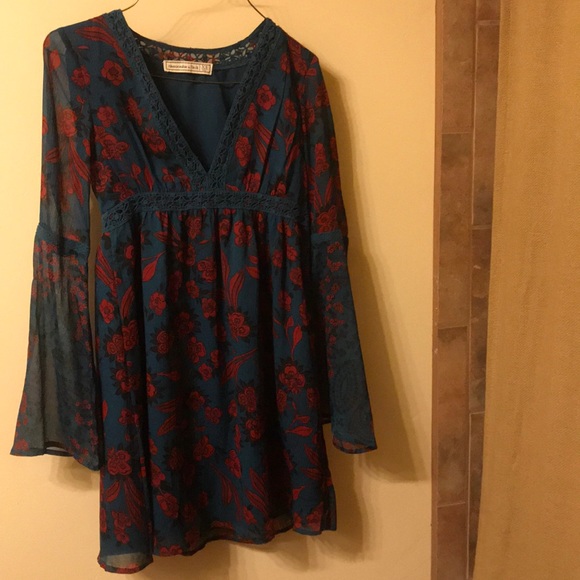 Long sleeve dress - Picture 1 of 3